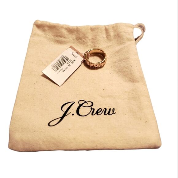 J. CREW GOLD PLATED SIZE 6 RING ENGRAVED TEXTURED - Picture 4 of 4